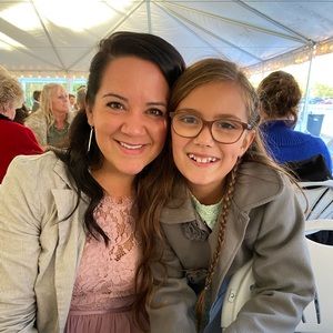 Meet your Posher, Lorajo